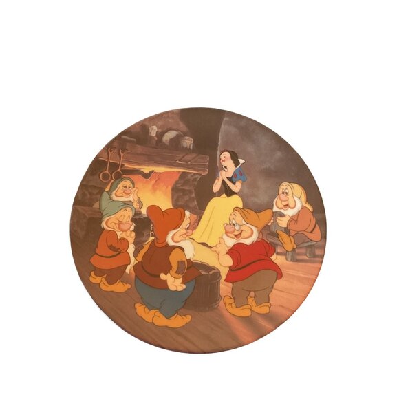 Snow White & The Seven Dwarfs Collectors Plate "Fireside Love Story" By Knowles - Picture 1 of 2